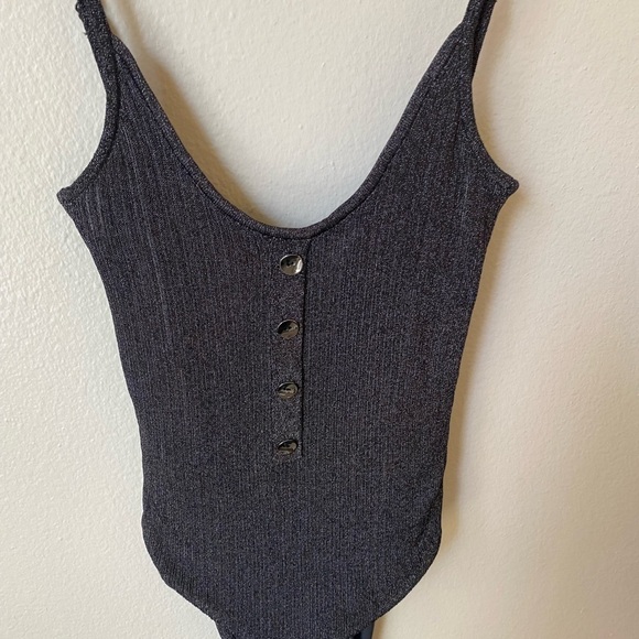 Moeva Women’s Metallic Ribbed One Piece Swimsuit Size XS Resortwear Vacation - Picture 2 of 8